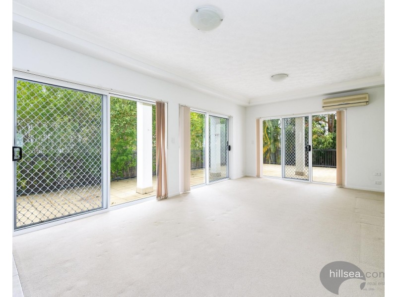 2/97 Muir Street, Labrador QLD 4215