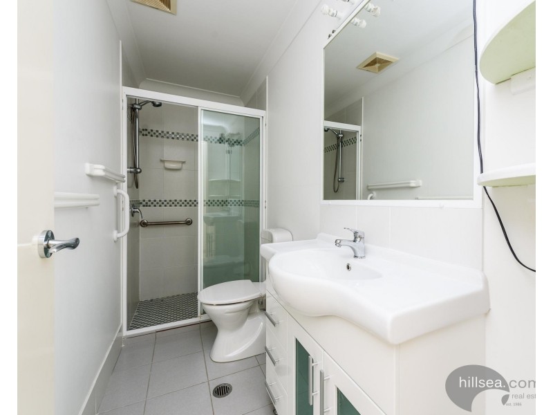 2/97 Muir Street, Labrador QLD 4215