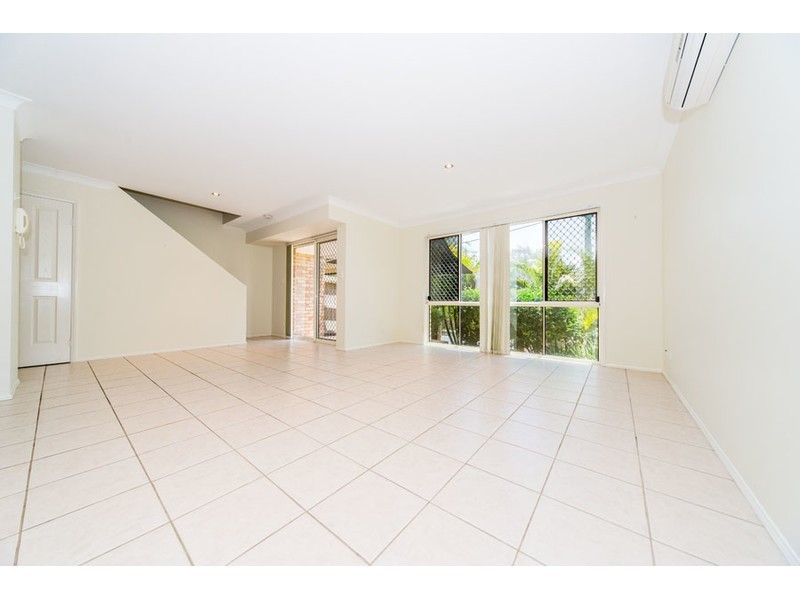 2/19 Hilltop Street, Labrador QLD 4215