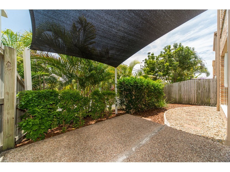 2/19 Hilltop Street, Labrador QLD 4215