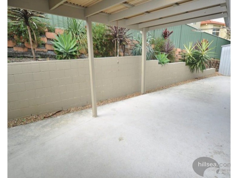 2/4 Hill Court, Labrador QLD 4215