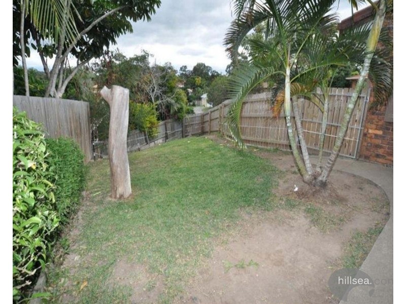 2/4 Hill Court, Labrador QLD 4215