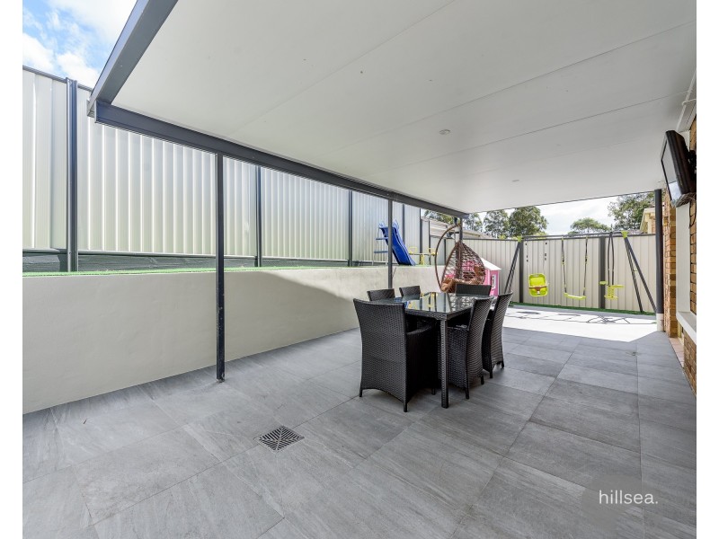 180 Greenacre Drive, Arundel QLD 4214