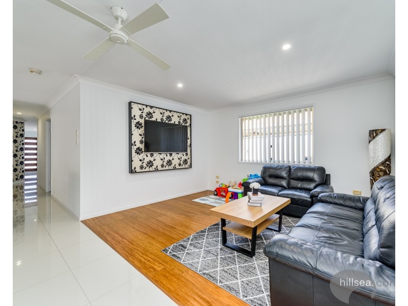 180 Greenacre Drive, Arundel QLD 4214