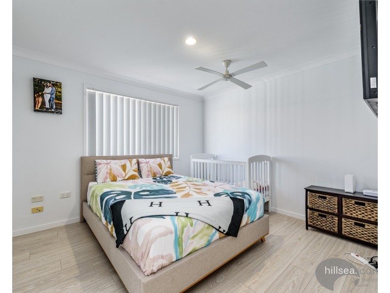 180 Greenacre Drive, Arundel QLD 4214