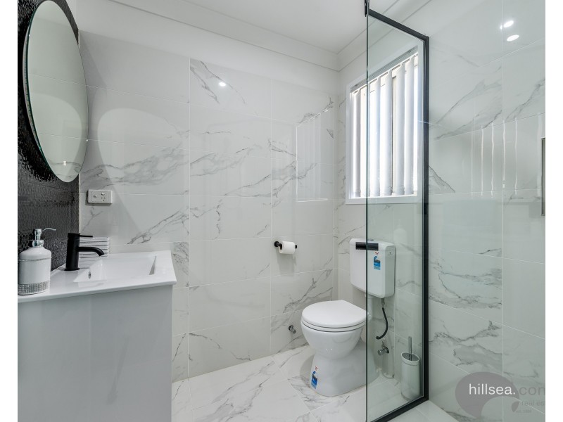 180 Greenacre Drive, Arundel QLD 4214
