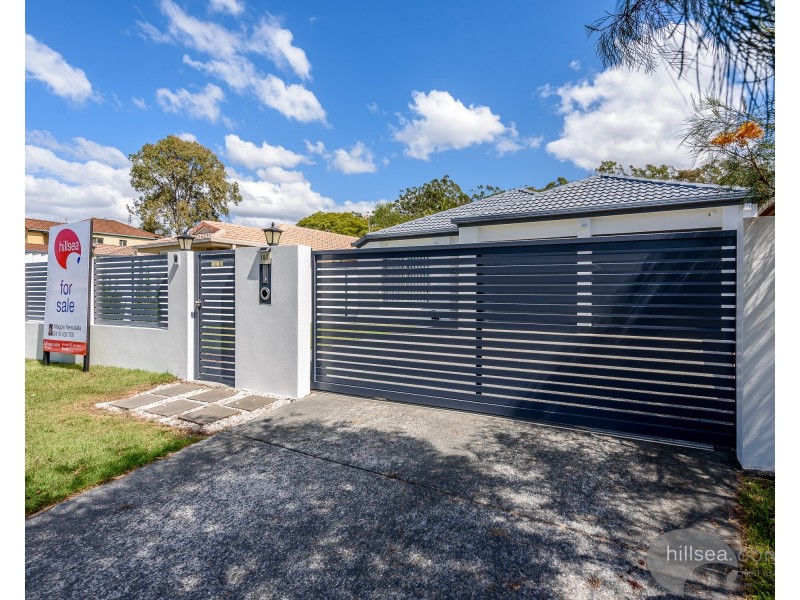 180 Greenacre Drive, Arundel QLD 4214