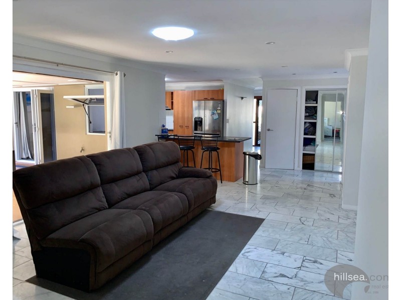 4 Peter Thomson Drive, Parkwood QLD 4214