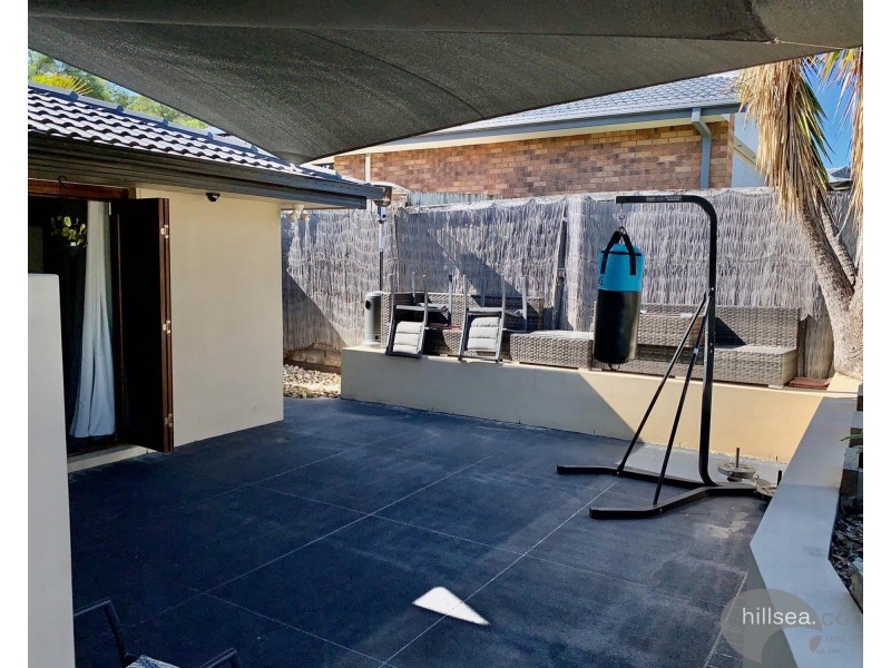 4 Peter Thomson Drive, Parkwood QLD 4214