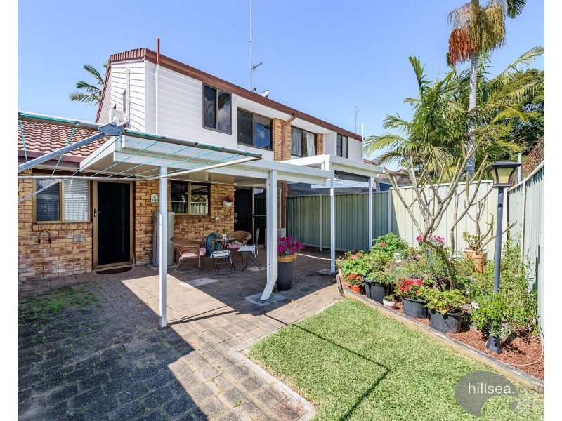 2/21 St Kevins Avenue, Benowa QLD 4217