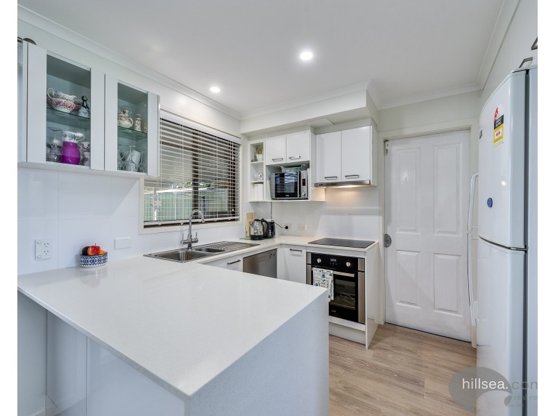 2/21 St Kevins Avenue, Benowa QLD 4217