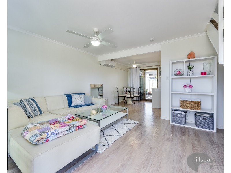 2/21 St Kevins Avenue, Benowa QLD 4217