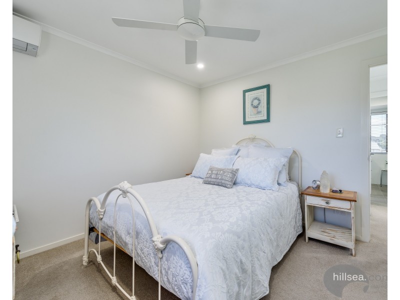 2/21 St Kevins Avenue, Benowa QLD 4217