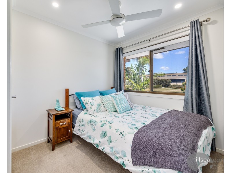 2/21 St Kevins Avenue, Benowa QLD 4217