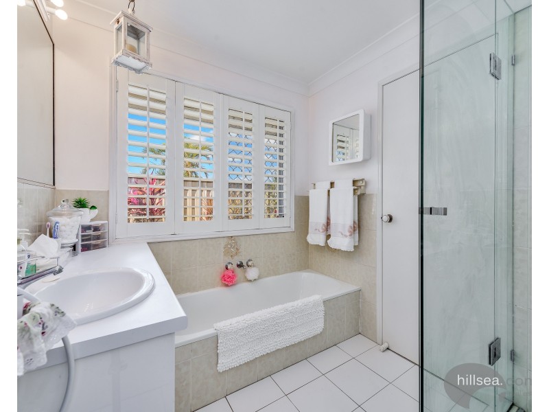 7 Footscray Court, Arundel QLD 4214