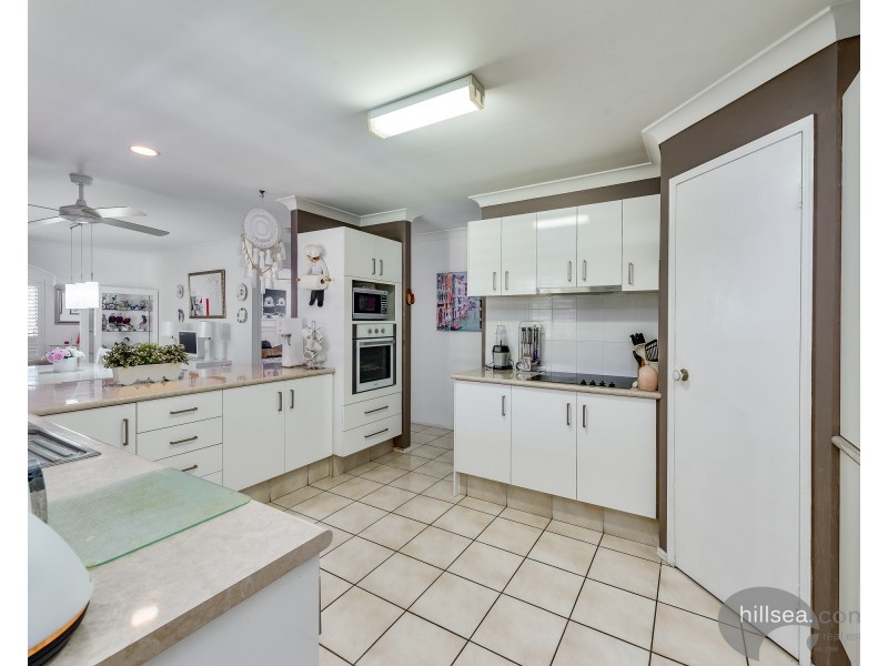 7 Footscray Court, Arundel QLD 4214