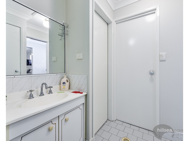 1 & 2/122 Oxley Drive, Paradise Point QLD 4216
