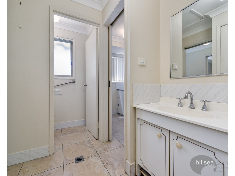 1 & 2/122 Oxley Drive, Paradise Point QLD 4216