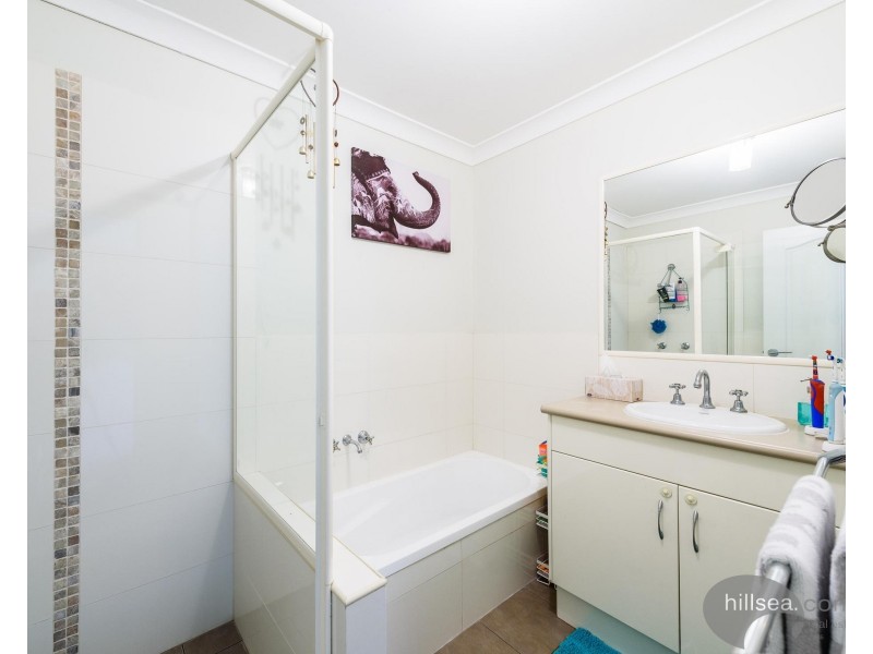 2/27 Harley Street, Labrador QLD 4215