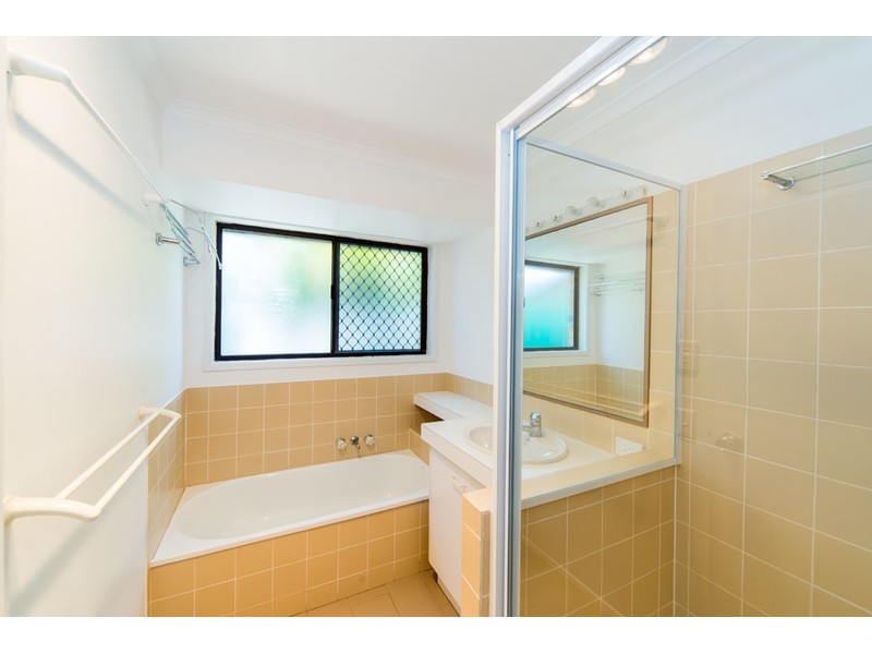 1/19 Botanical Drive, Labrador QLD 4215