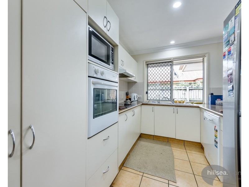 2/8 Souzys Court, Labrador QLD 4215