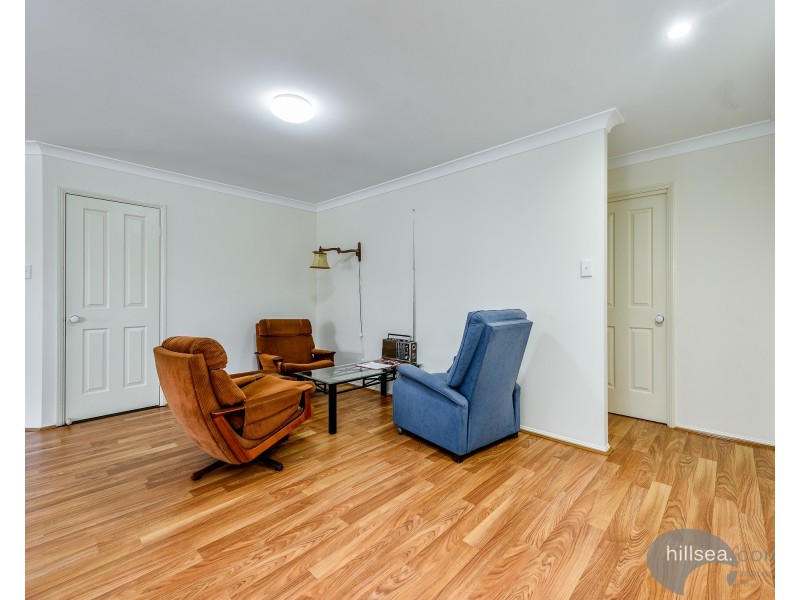 2/8 Souzys Court, Labrador QLD 4215