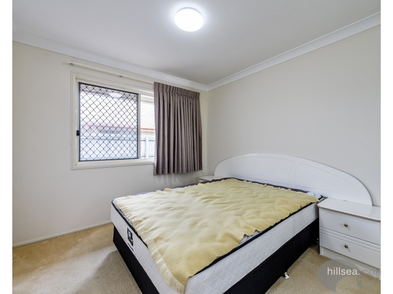 2/8 Souzys Court, Labrador QLD 4215