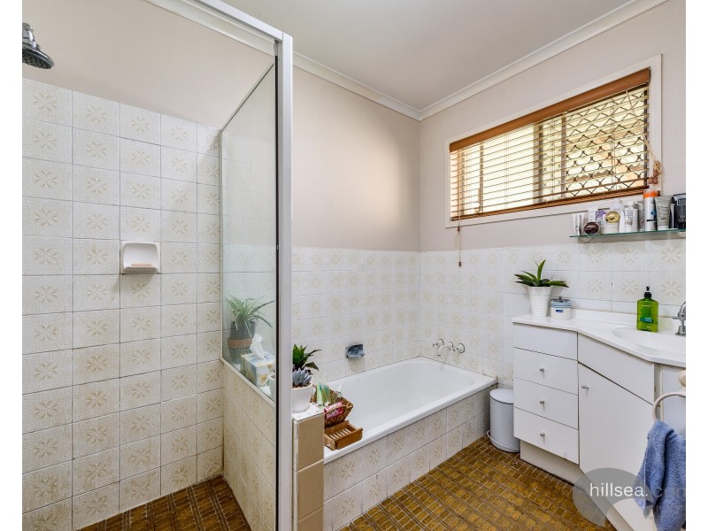 11 Mitchell Avenue, Molendinar QLD 4214