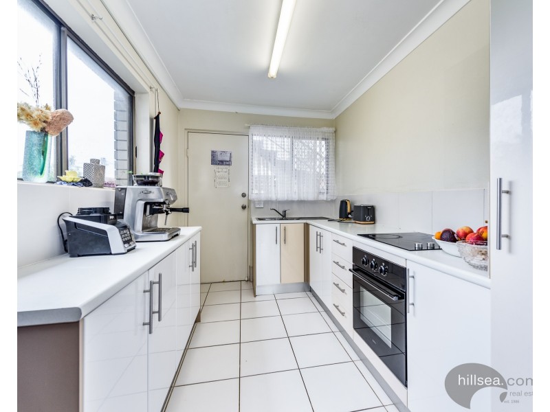 1/18 Sutherland Avenue, Labrador QLD 4215