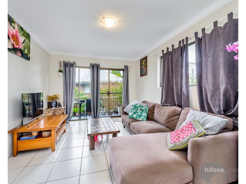 1/18 Sutherland Avenue, Labrador QLD 4215