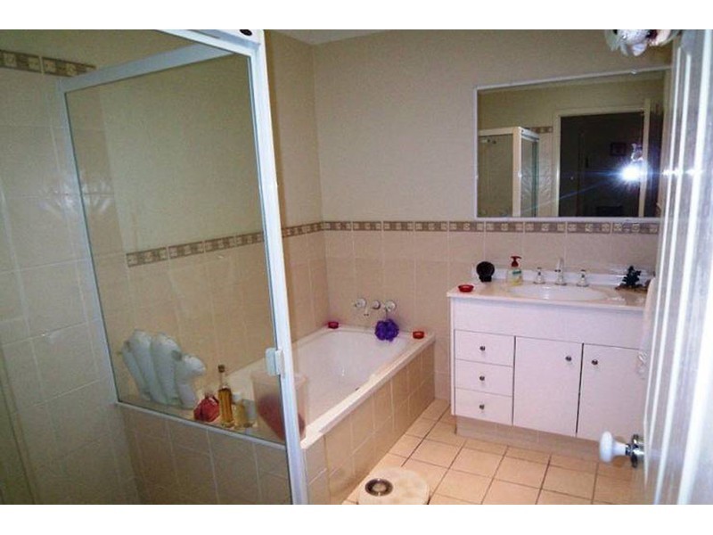 8/19 Hilltop Street, Labrador QLD 4215