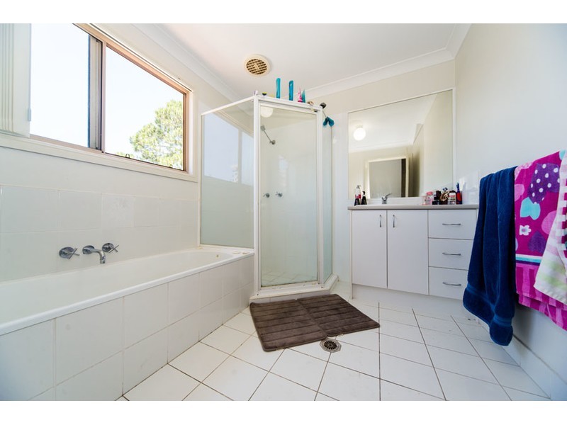 4/152 Frank Street, Labrador QLD 4215