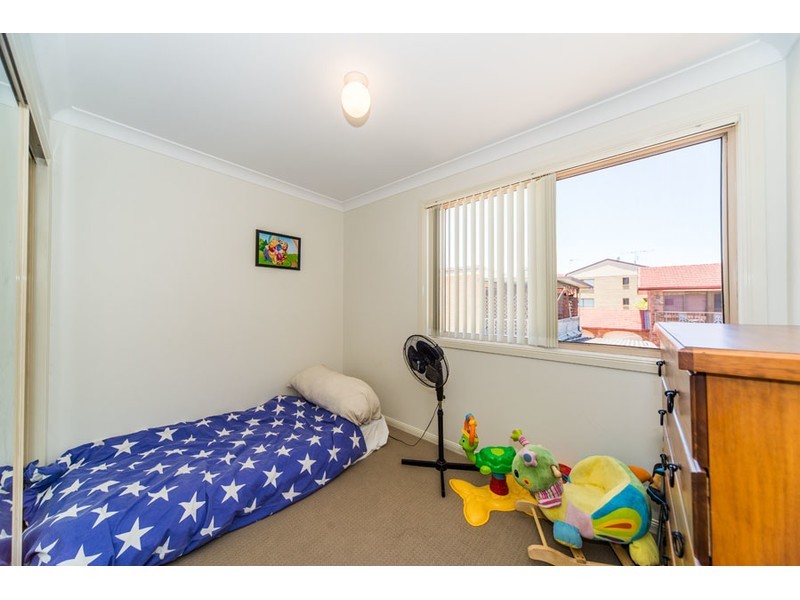 4/152 Frank Street, Labrador QLD 4215