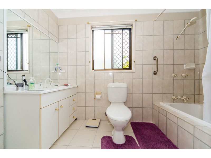 1/7 Vona Place, Labrador QLD 4215