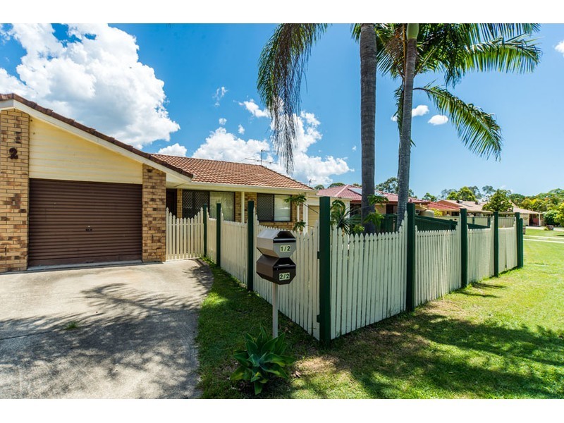 2/2 Burwood Court, Labrador QLD 4215