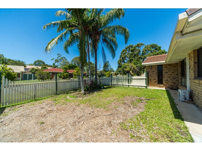 2/2 Burwood Court, Labrador QLD 4215