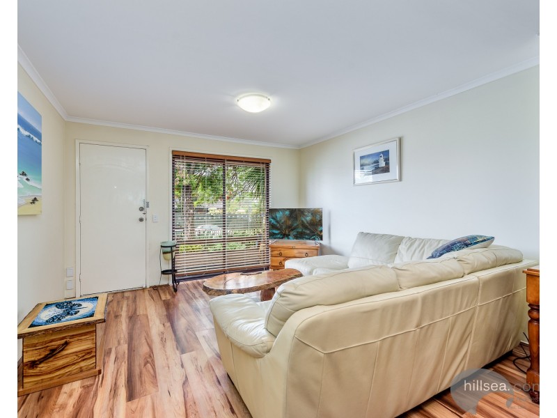 2/13 Senate Street, Labrador QLD 4215