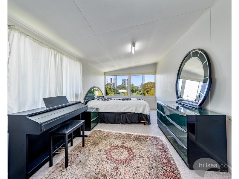 5 Hilltop Street, Labrador QLD 4215