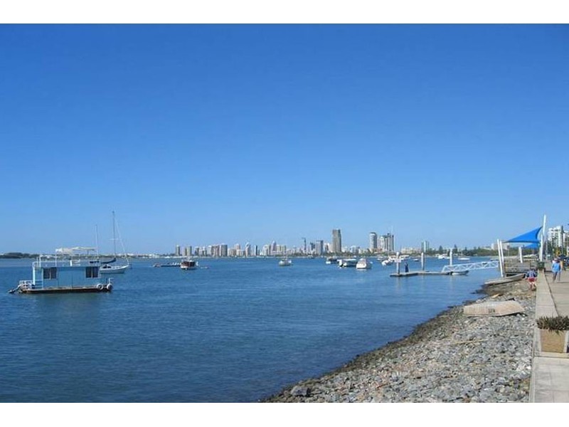 10/3 Proud Street, Labrador QLD 4215