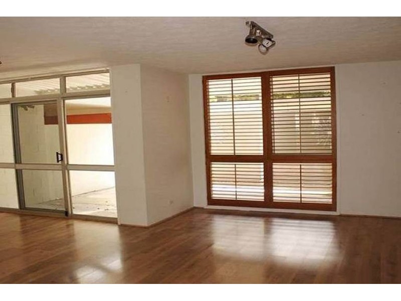 10/3 Proud Street, Labrador QLD 4215