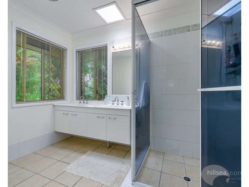 17 Ossie Court, Parkwood QLD 4214