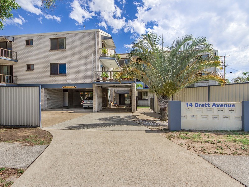 1/14 Brett Avenue, Labrador QLD 4215