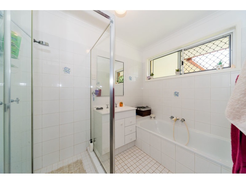 1/69 Usher Avenue, Labrador QLD 4215