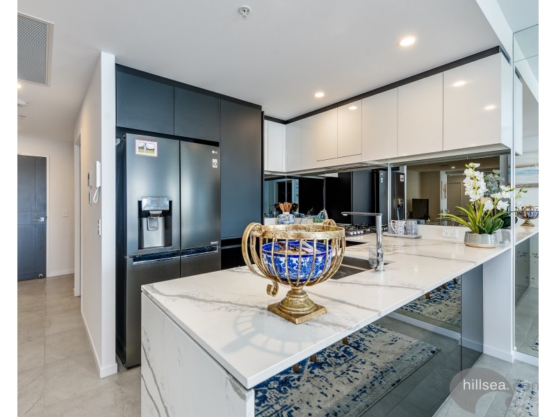 5809/5 Harbour Side Court, Biggera Waters QLD 4216