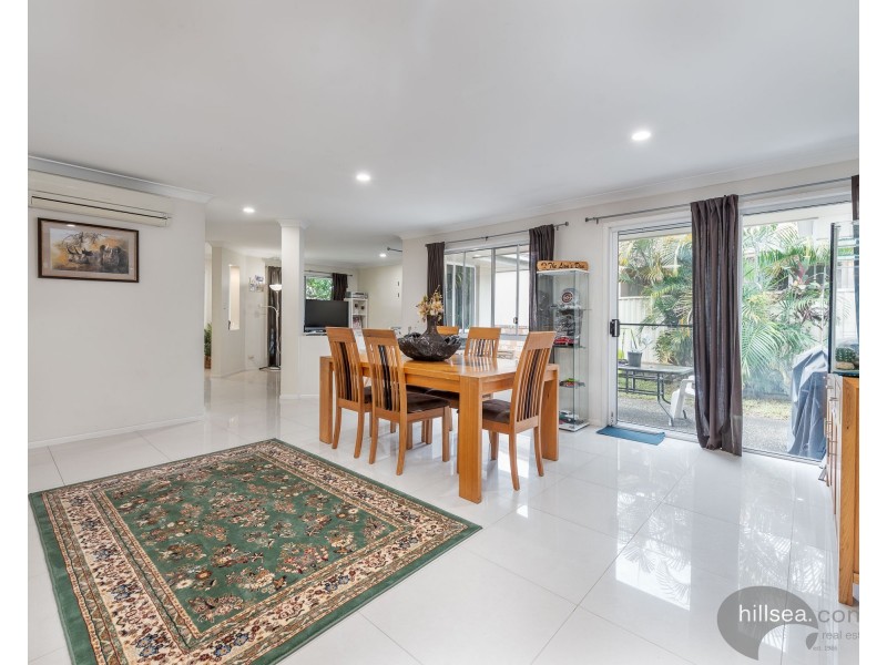30 Leighanne Crescent, Arundel QLD 4214