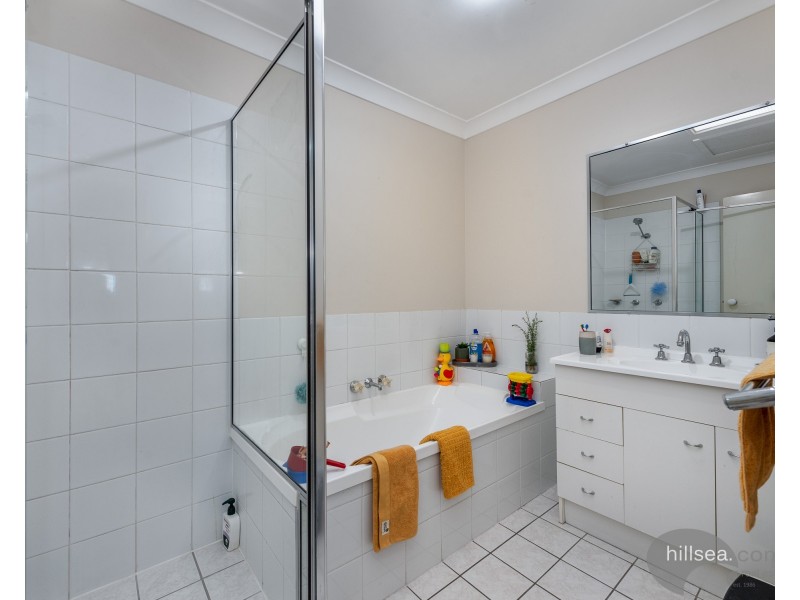 32/13 Hervey Street, Pacific Pines QLD 4211