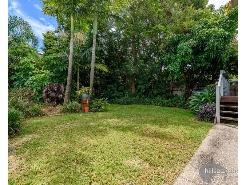 2/6 Ahern Street, Labrador QLD 4215