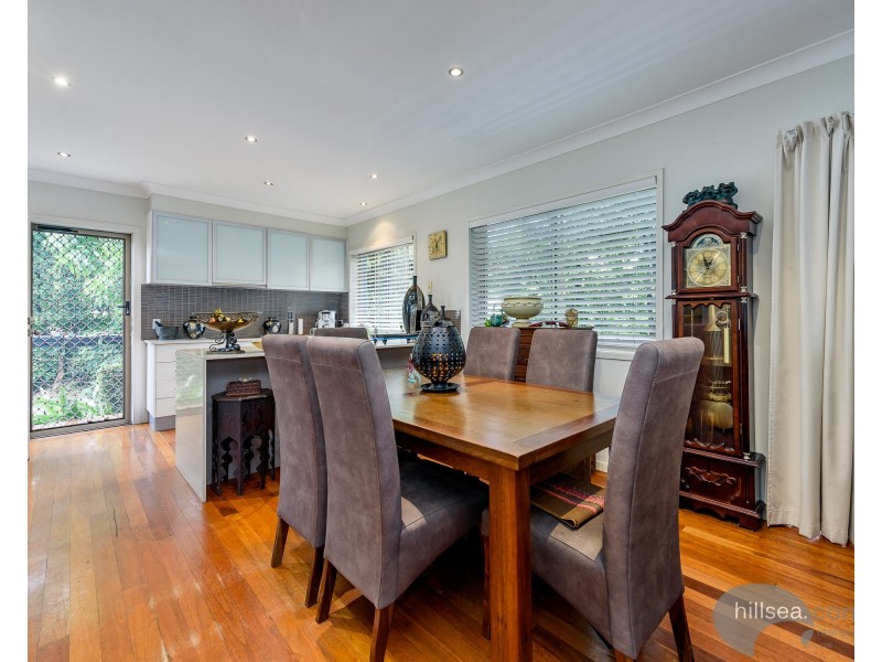 2/6 Ahern Street, Labrador QLD 4215