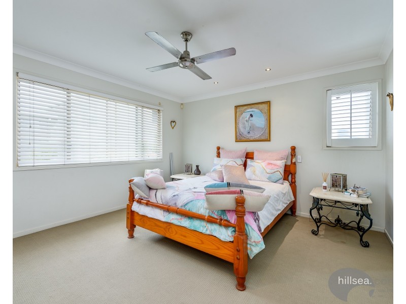 2/6 Ahern Street, Labrador QLD 4215