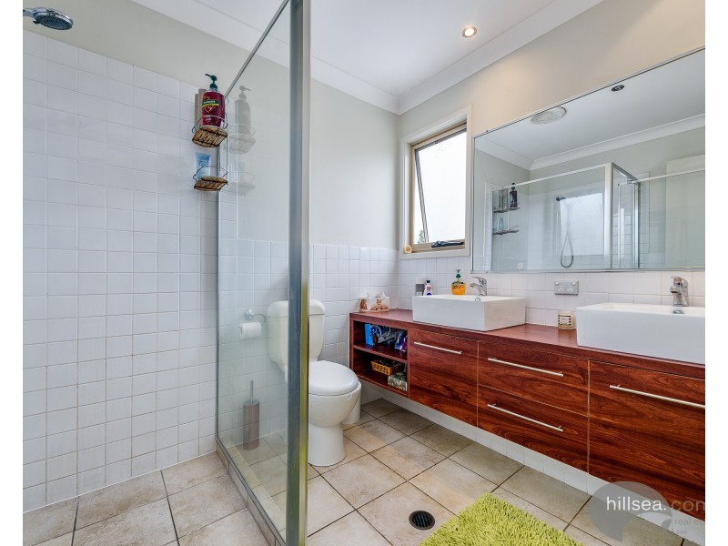 2/6 Ahern Street, Labrador QLD 4215